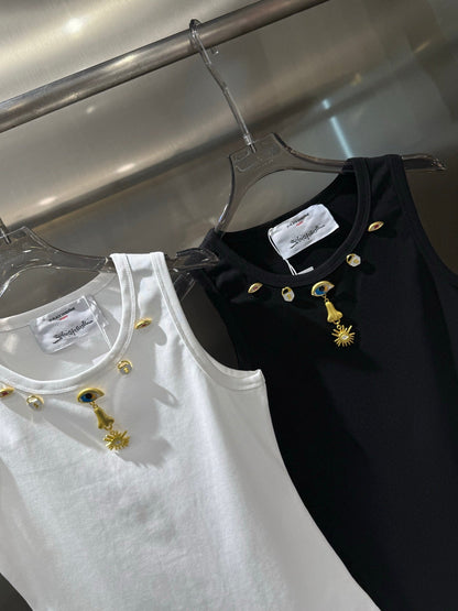 Sleeveless vest