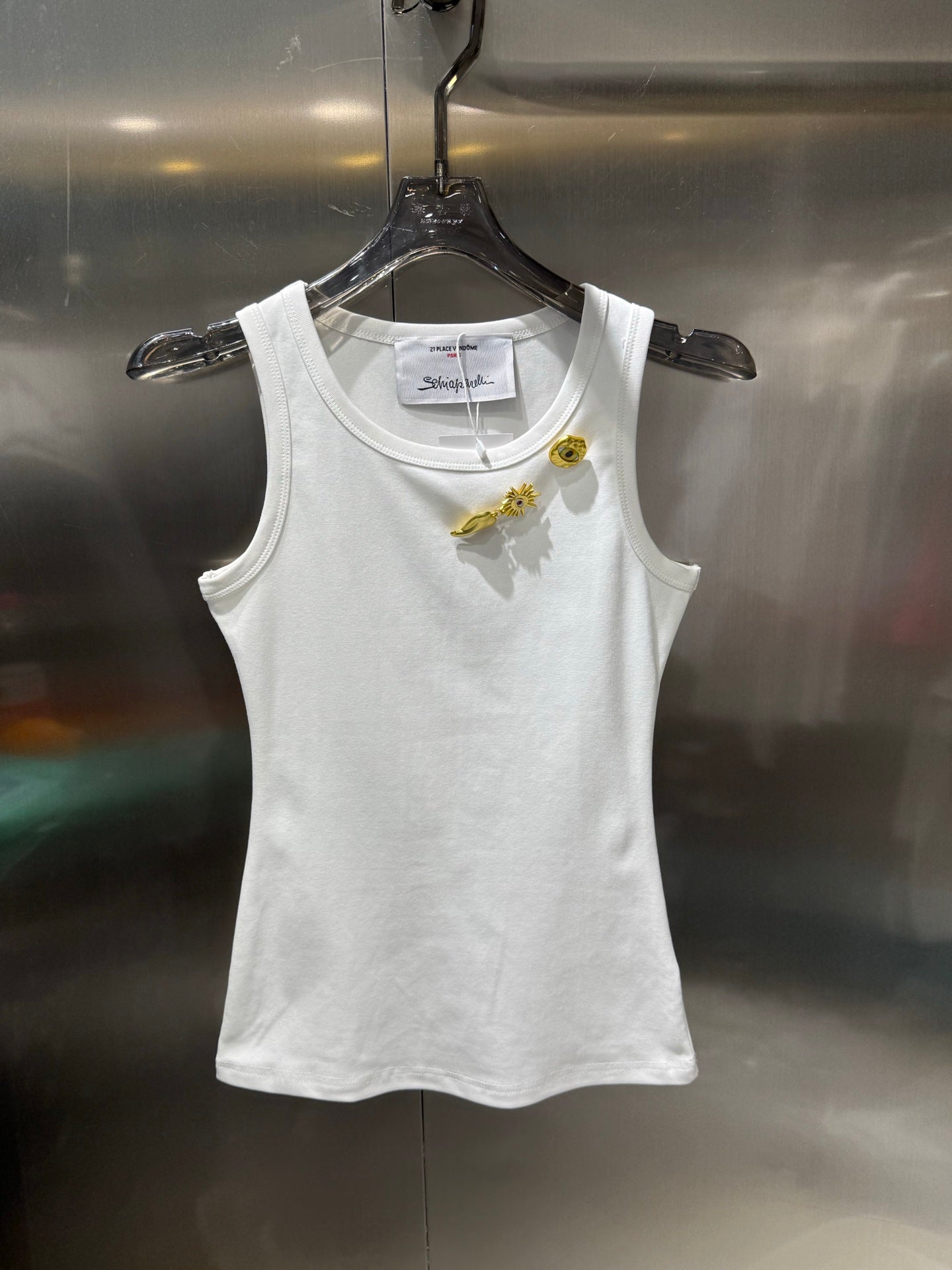 Sleeveless vest