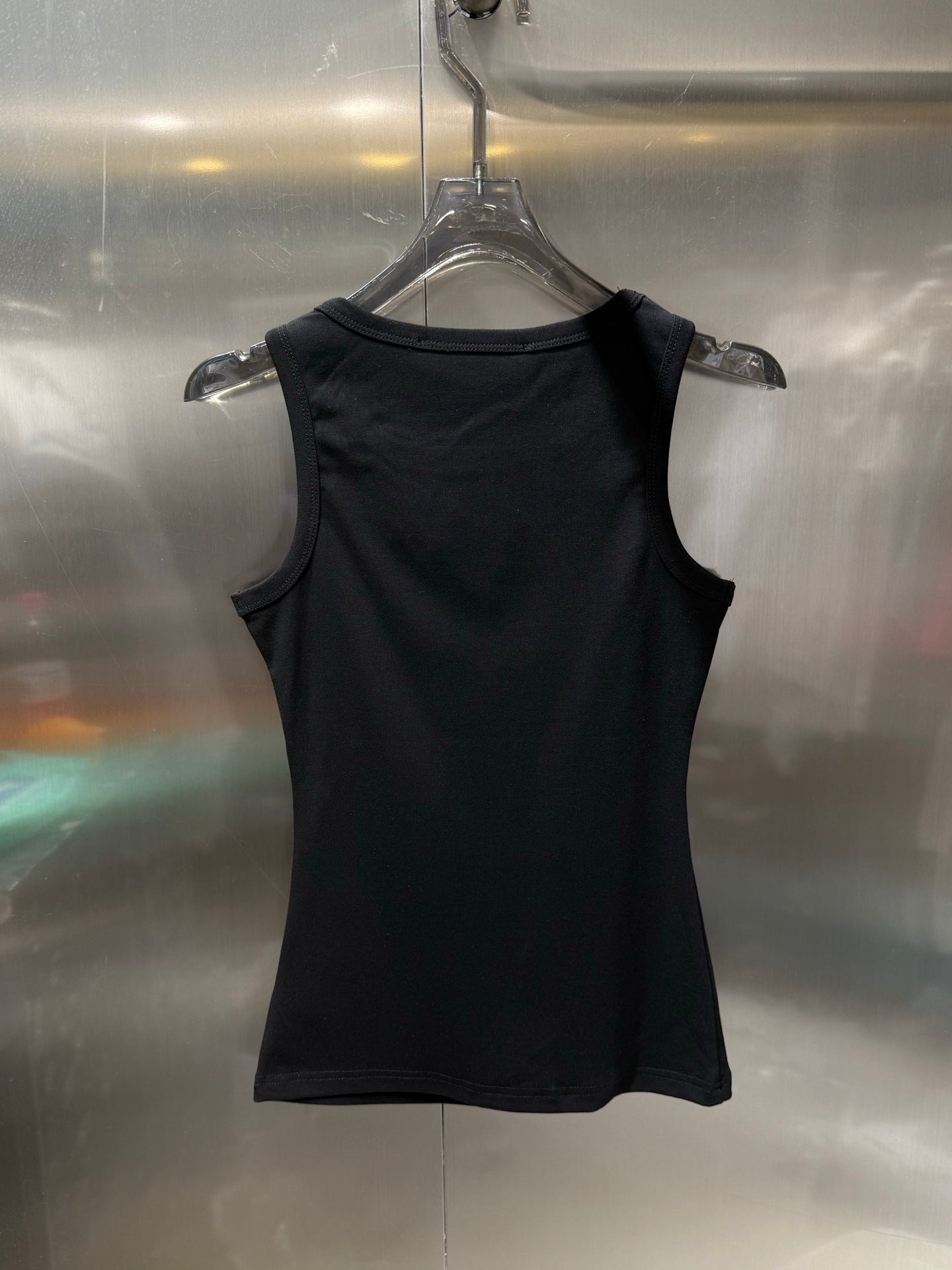 Sleeveless vest
