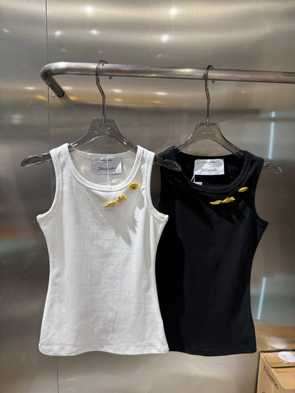 Sleeveless vest