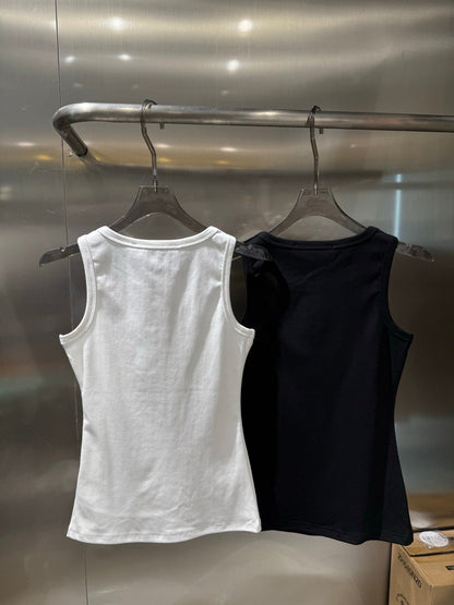 Sleeveless vest