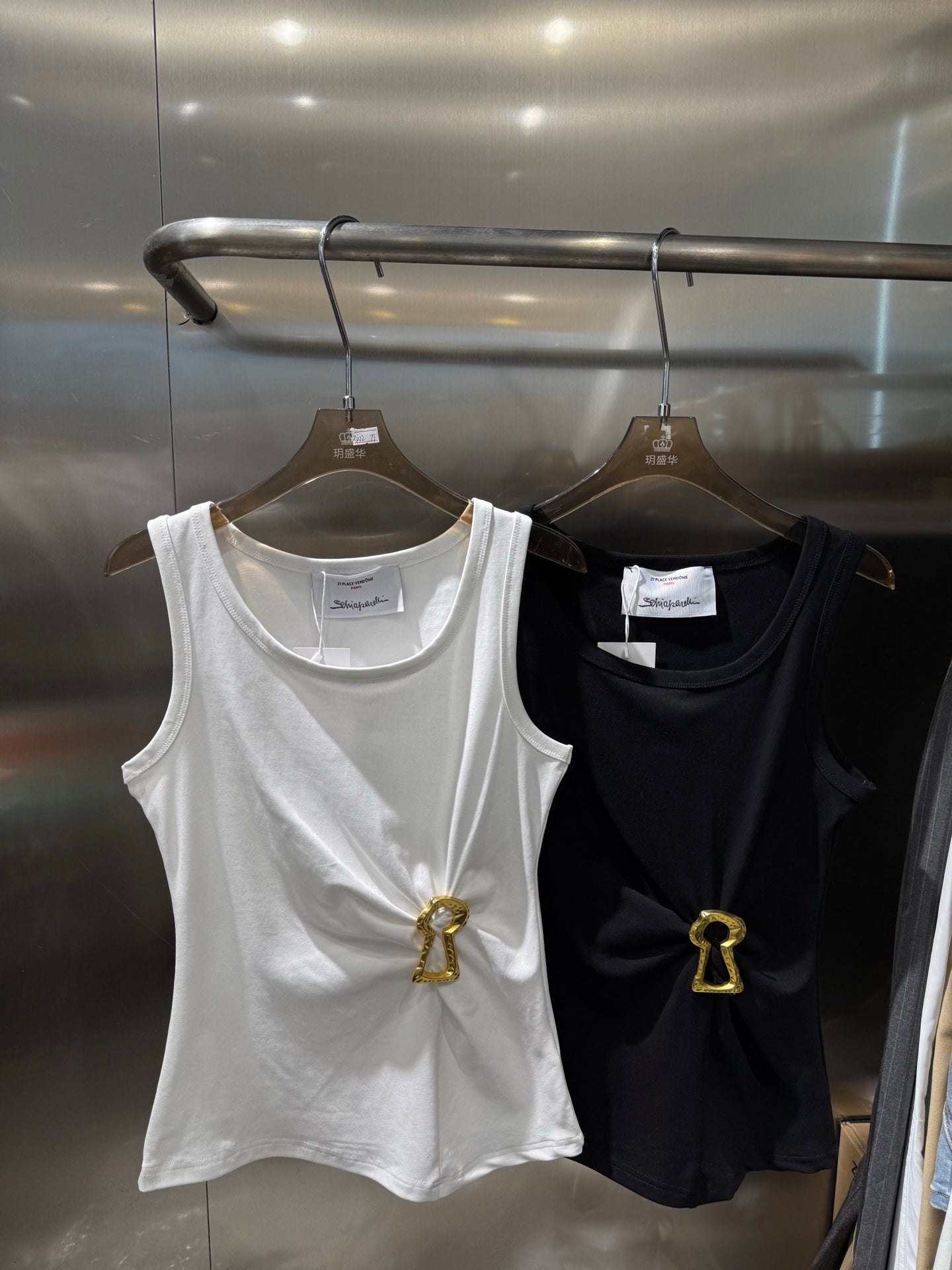 Elegant pin vest