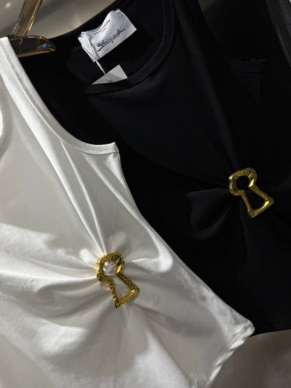 Elegant pin vest