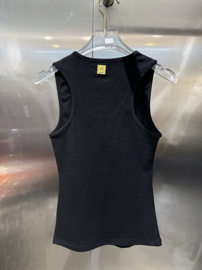 Round neck sleeveless