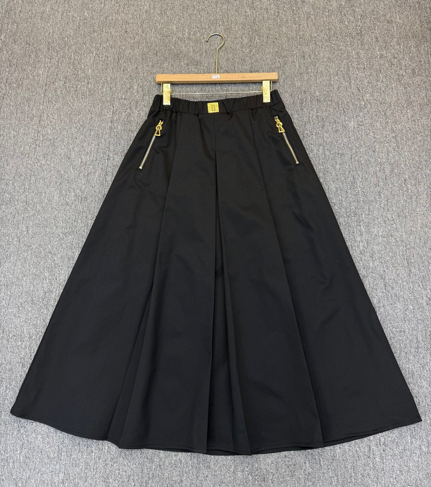Casual midi skirt
