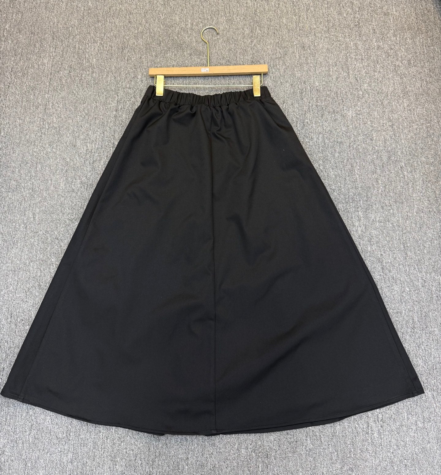 Casual midi skirt