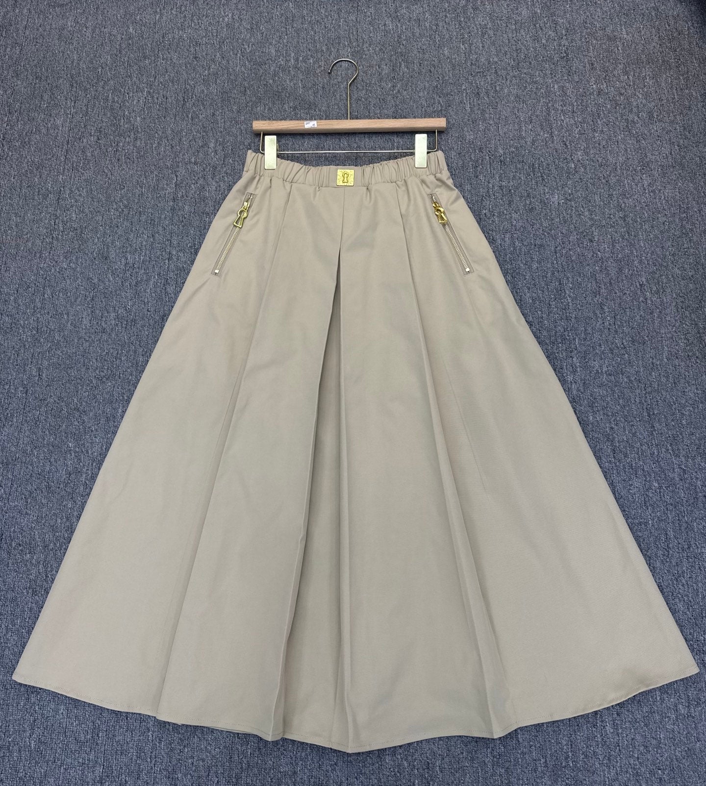 Casual midi skirt