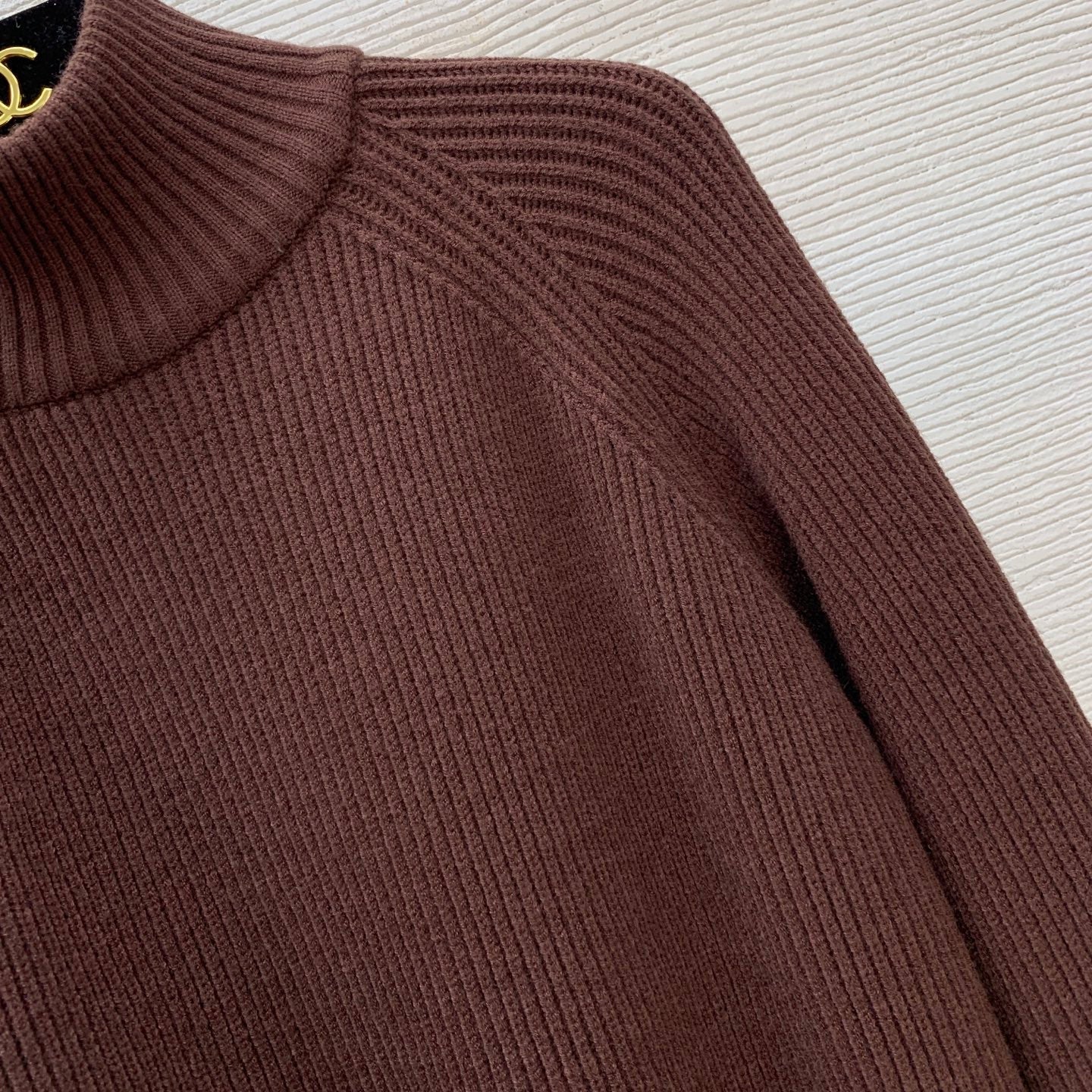 Stand-up collar sweater