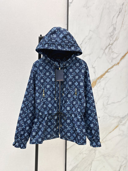 Hooded, fitted waist jacket