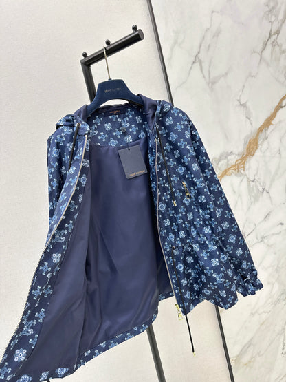 Hooded, fitted waist jacket