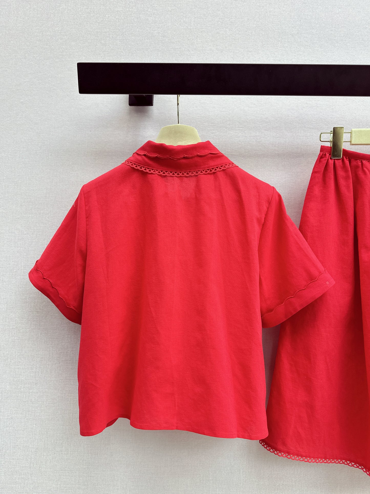 Small logo cropped shirt + skirt