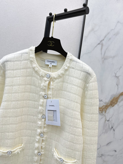 Crew Neck Knit Cardigan