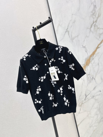 Four-leaf clover inlay T-shirt