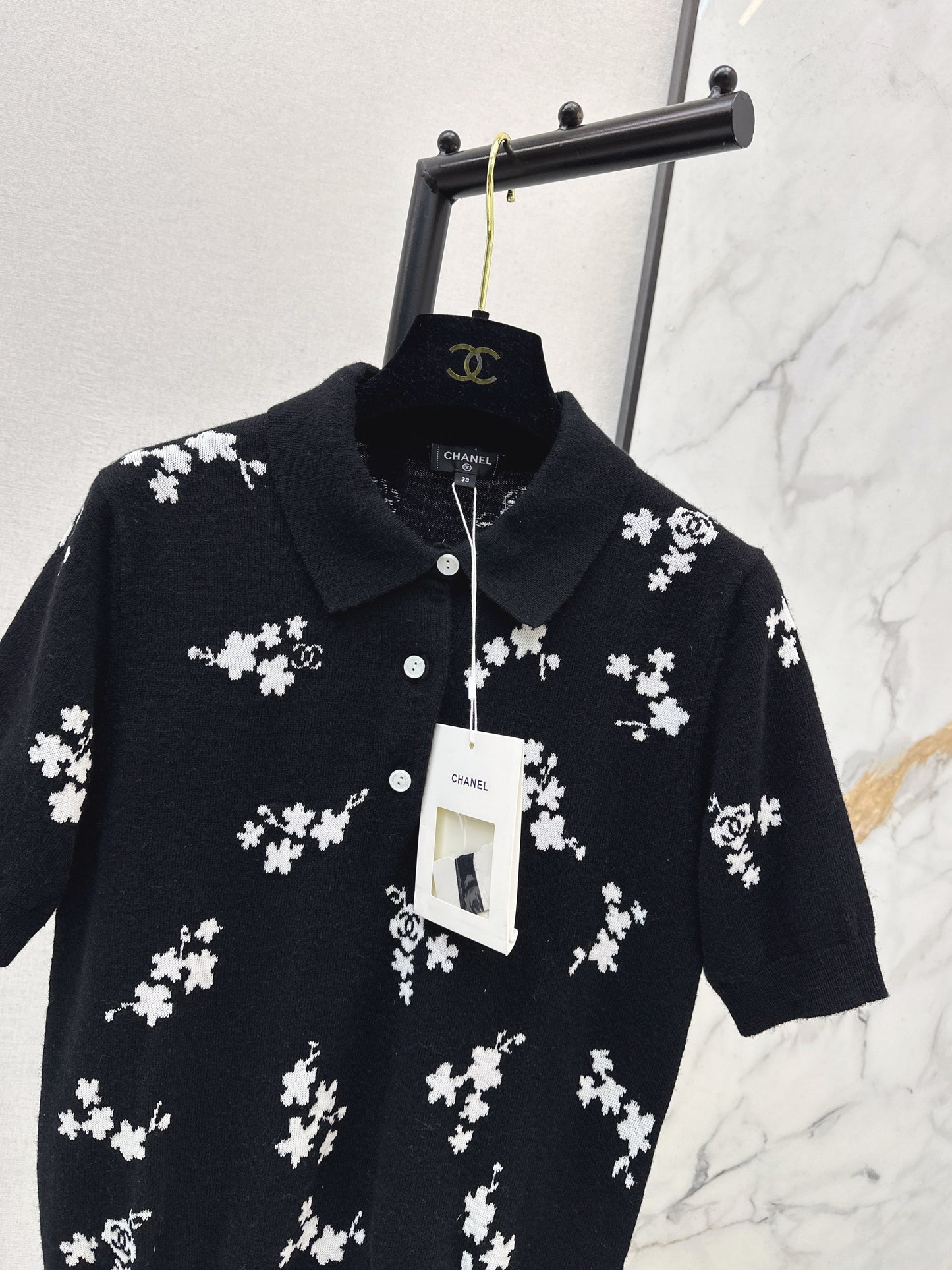 Four-leaf clover inlay T-shirt