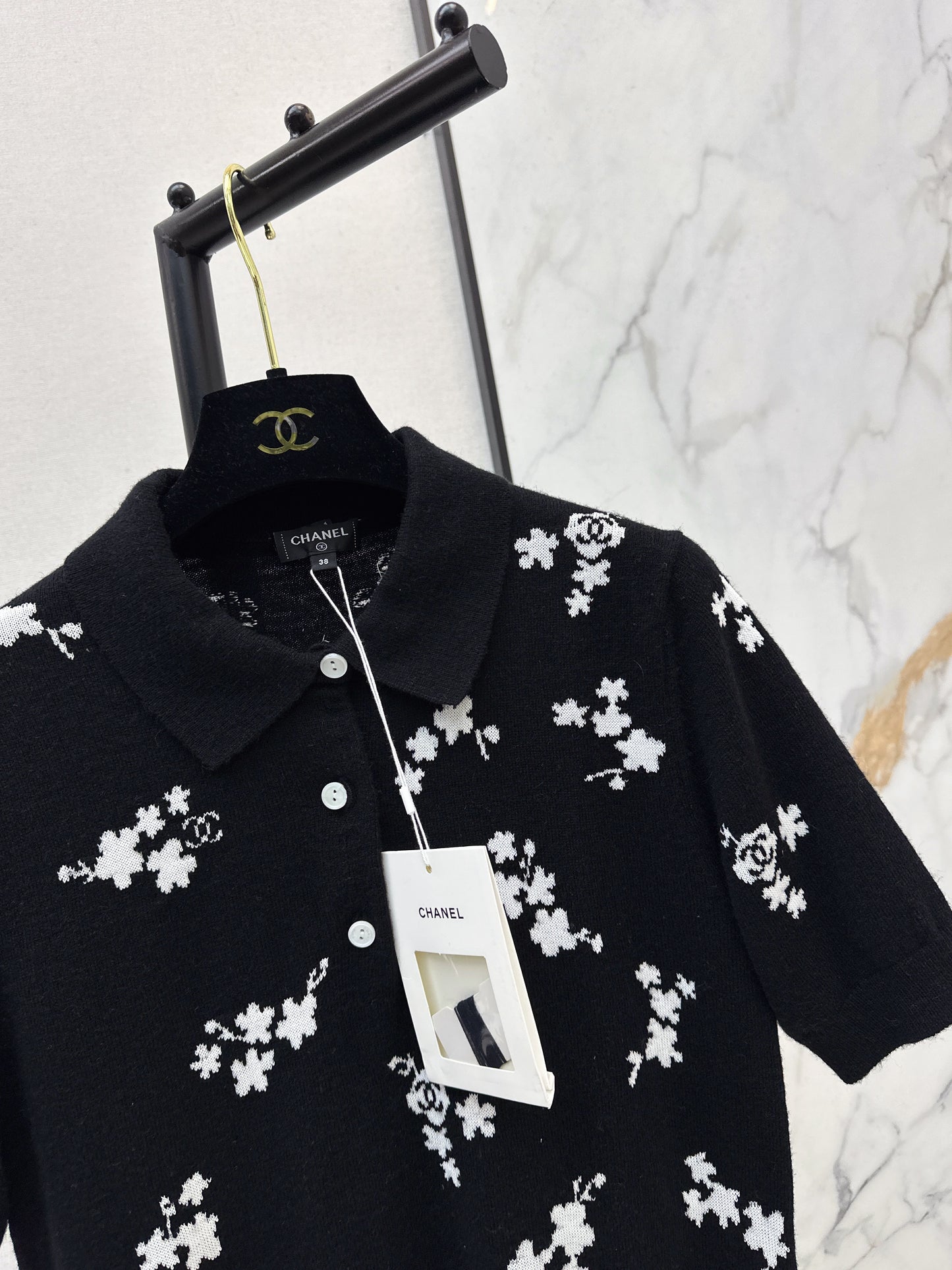 Four-leaf clover inlay T-shirt