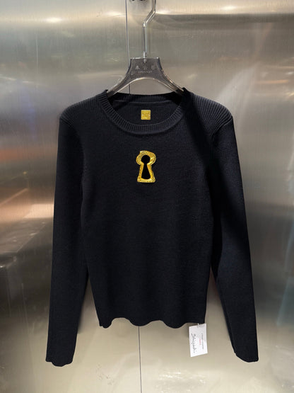 Crew neck long sleeves
