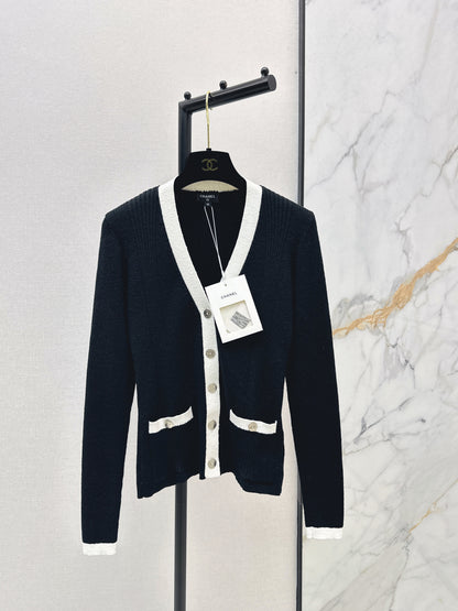 Color-blocked knit cardigan