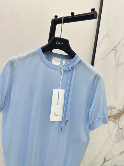 Bow-tie collar short-sleeved top