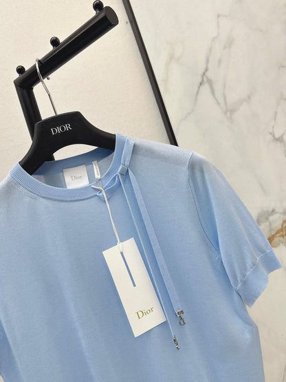 Bow-tie collar short-sleeved top
