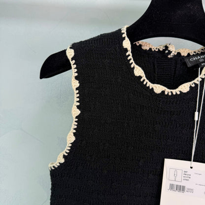 Color-blocked woven round neck knit vest dress