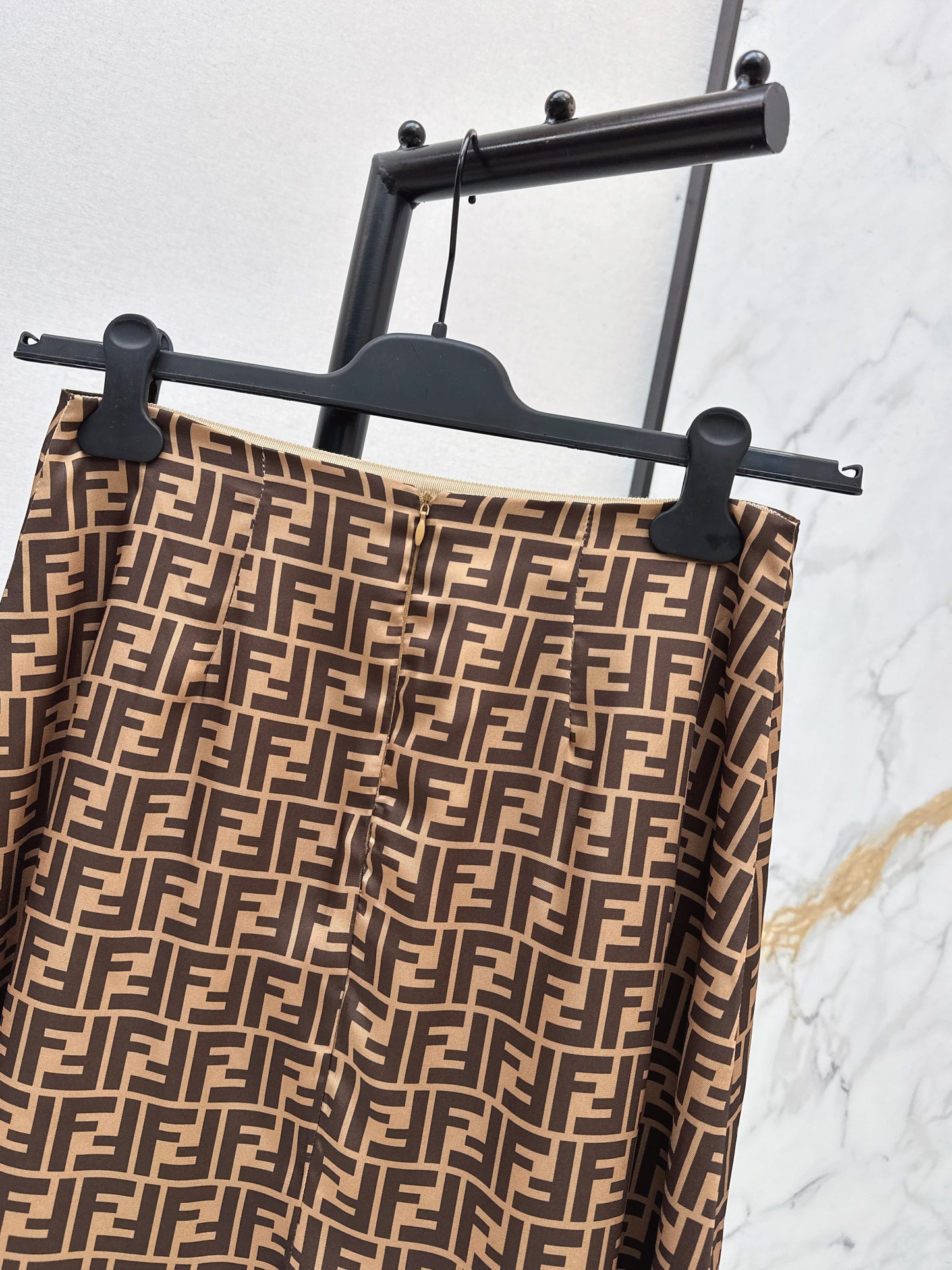 High-waisted skirt