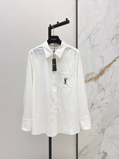 Letter-embellished loose-fitting shirt