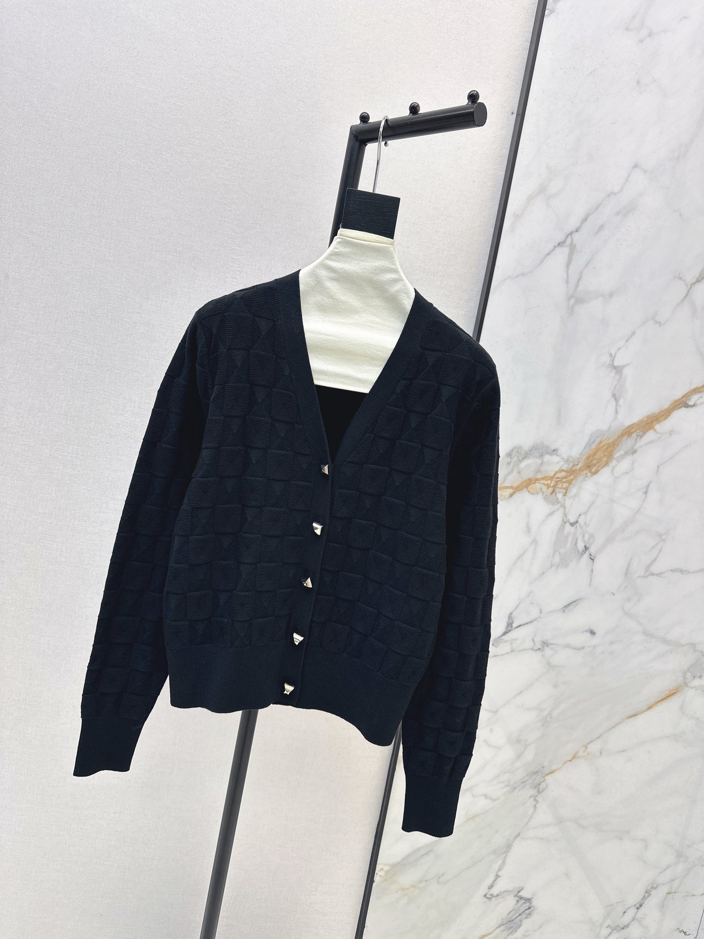 Metal-buttoned wool knit cardigan