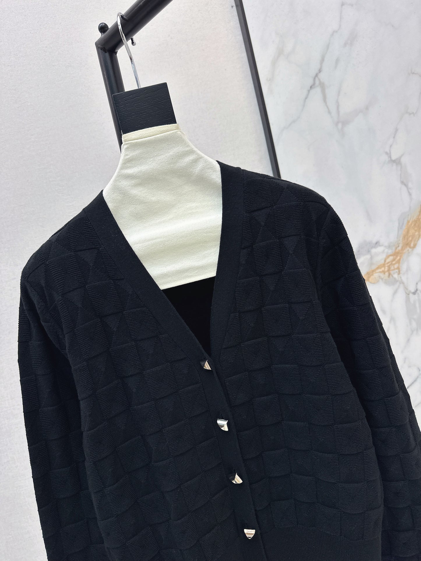 Metal-buttoned wool knit cardigan