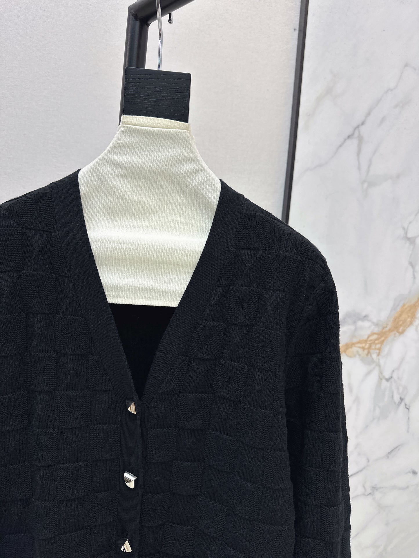 Metal-buttoned wool knit cardigan