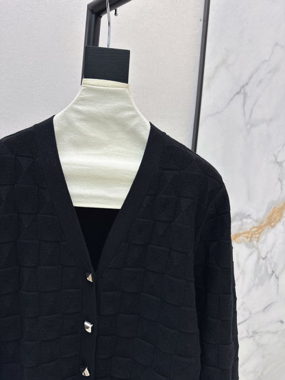 Metal-buttoned wool knit cardigan