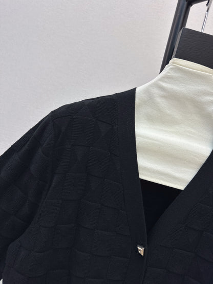 Metal-buttoned wool knit cardigan