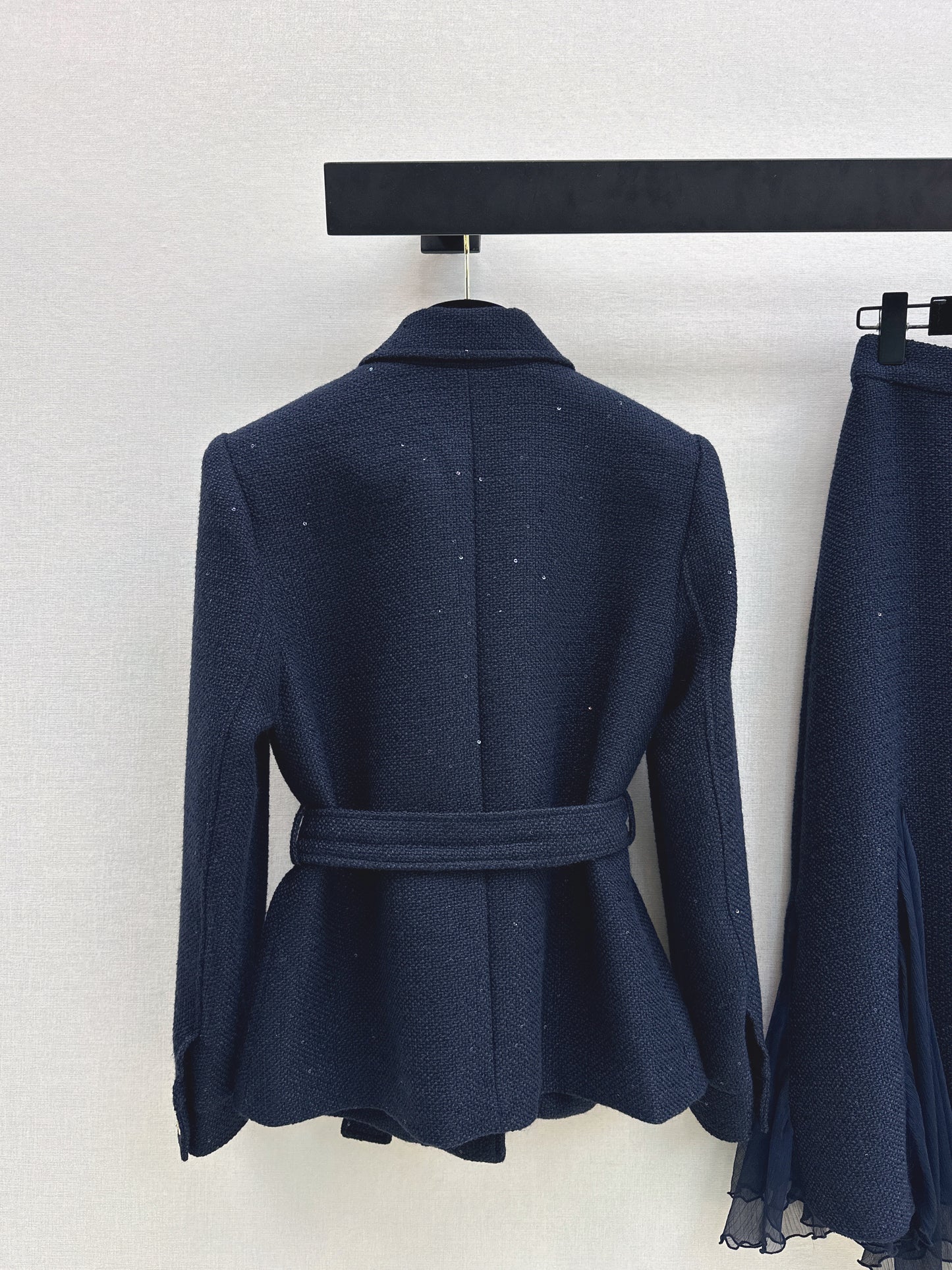 Collared woven coat/Pencil skirt