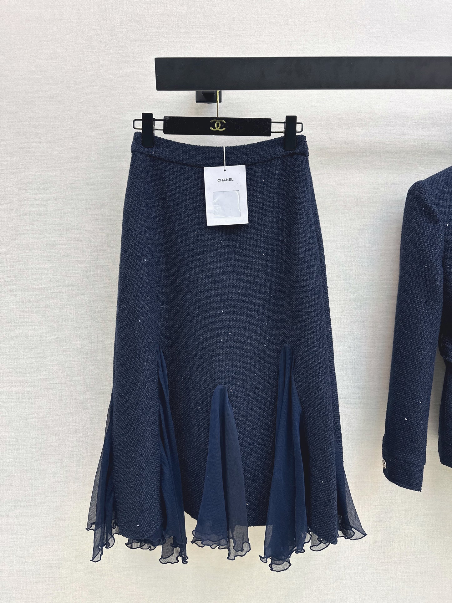Collared woven coat/Pencil skirt