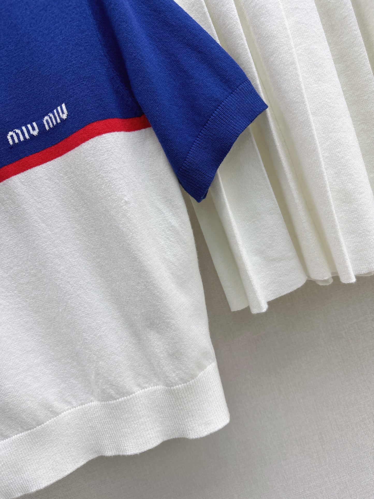Color-blocked design set