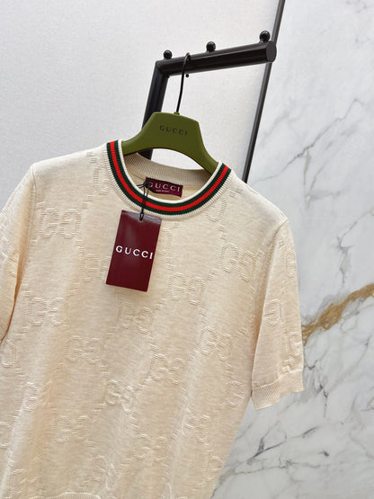 Color-blocked trim T-shirt