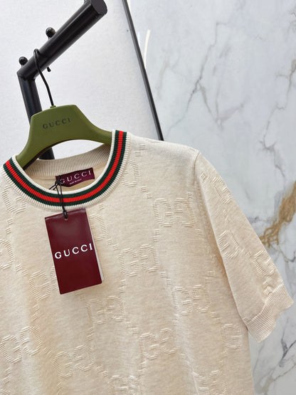 Color-blocked trim T-shirt