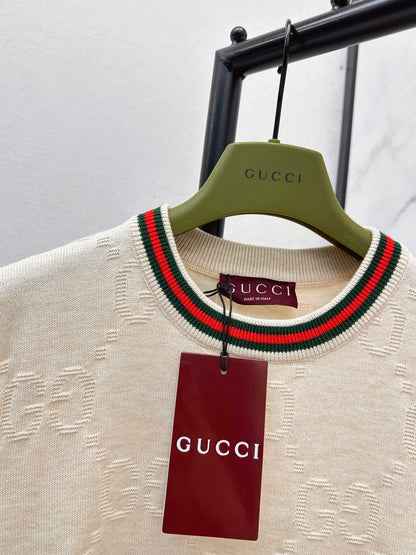Color-blocked trim T-shirt