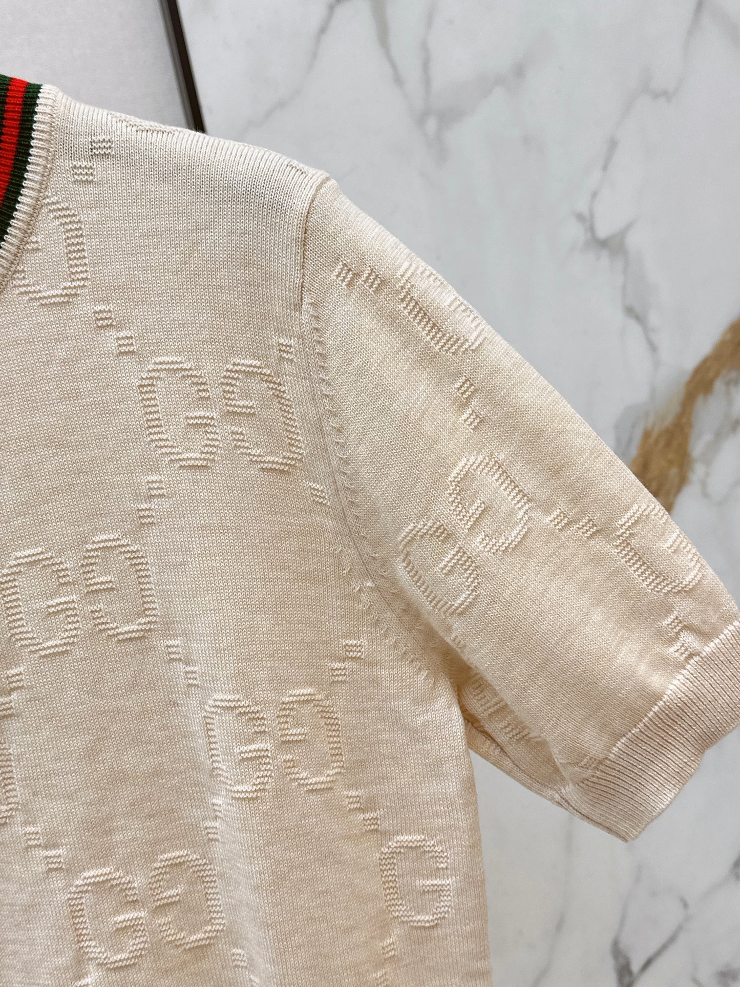 Color-blocked trim T-shirt