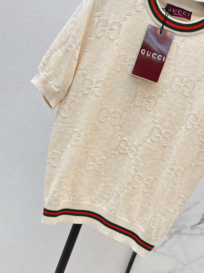 Color-blocked trim T-shirt