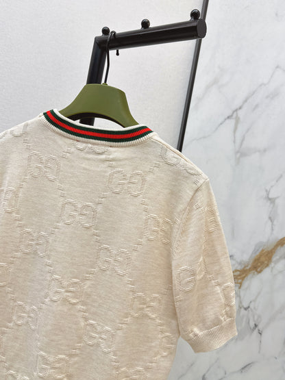 Color-blocked trim T-shirt