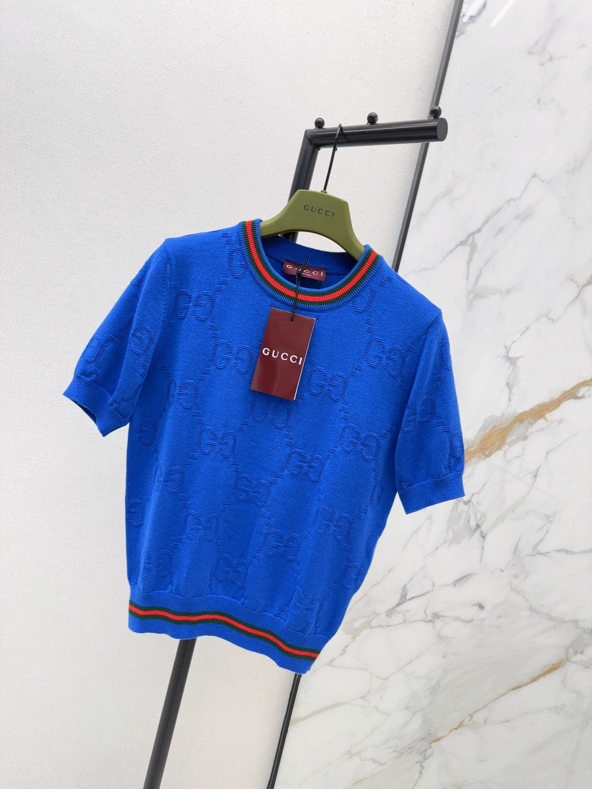 Color-blocked trim T-shirt