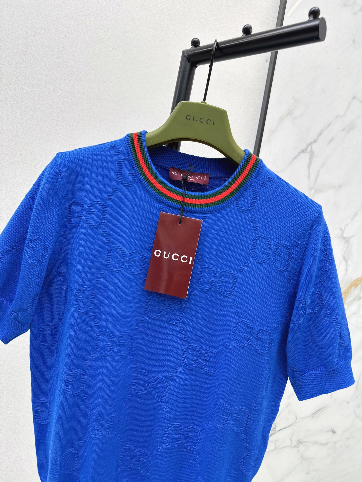 Color-blocked trim T-shirt