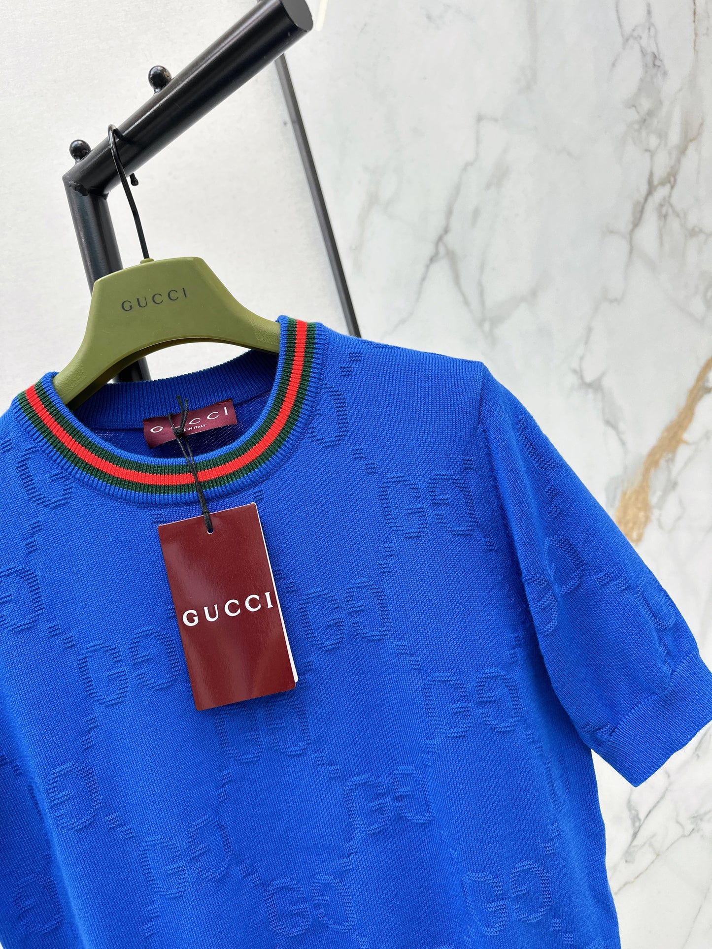 Color-blocked trim T-shirt