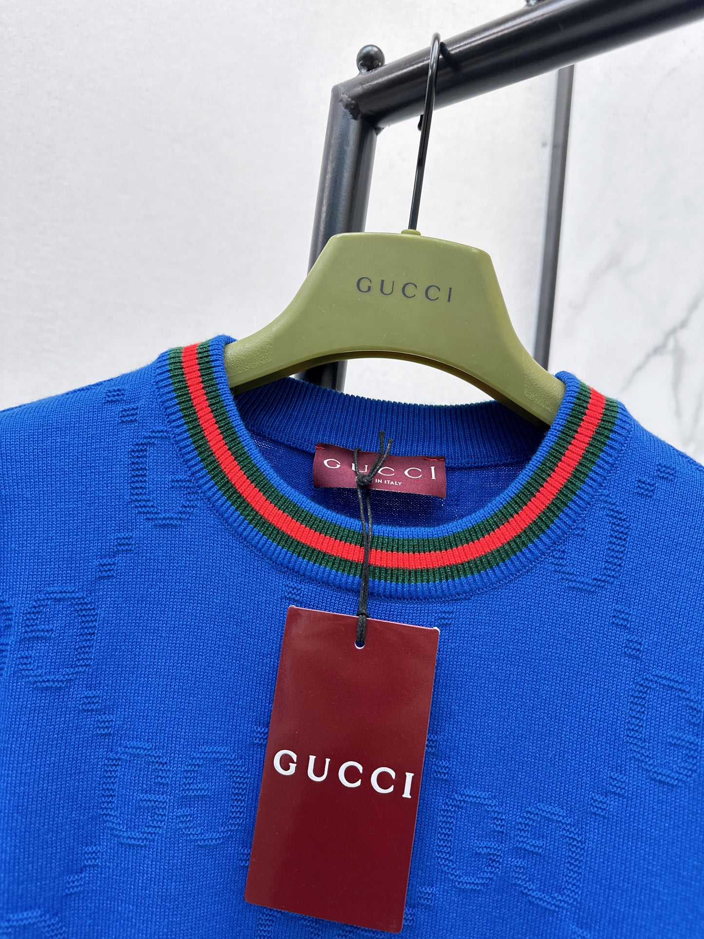 Color-blocked trim T-shirt