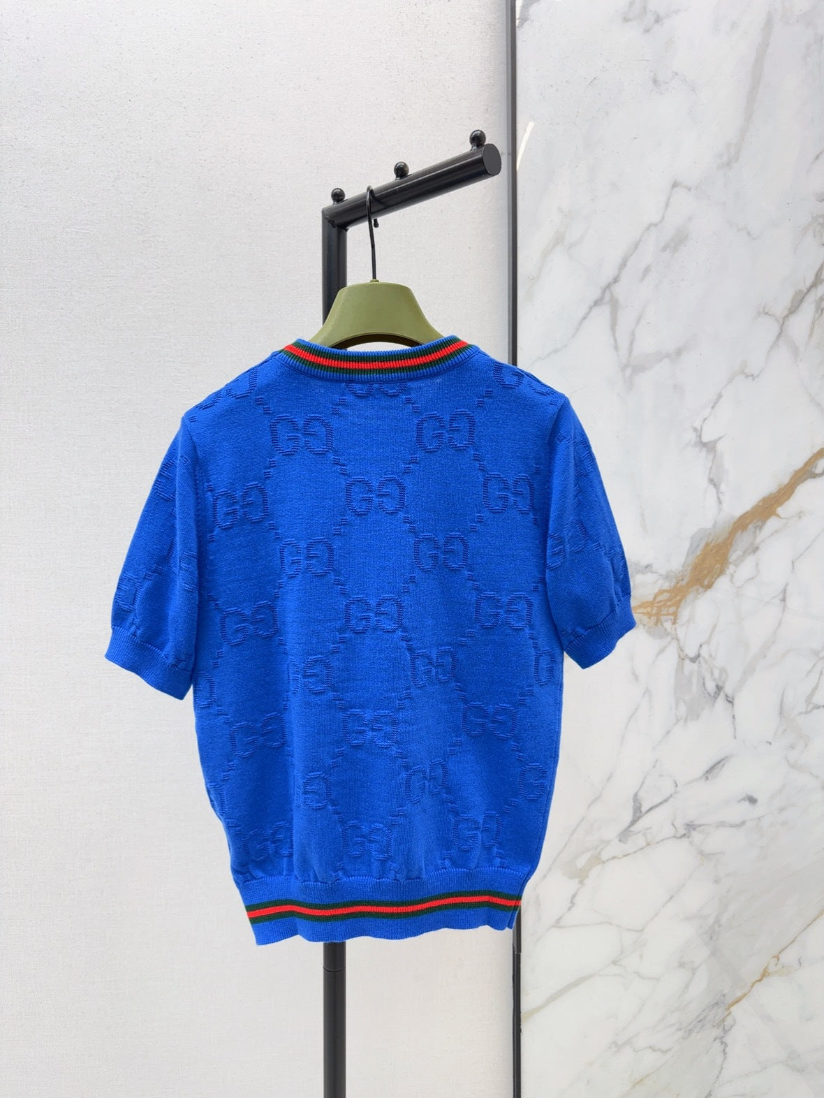 Color-blocked trim T-shirt