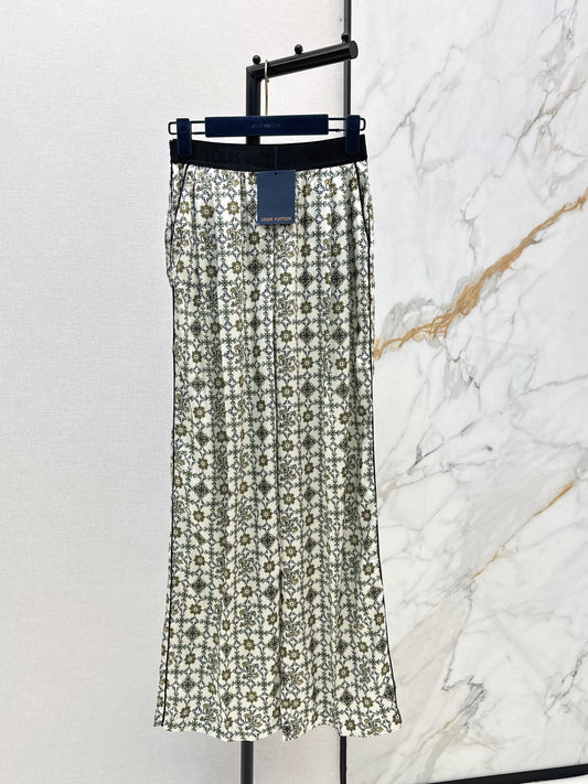 Elastic waist straight leg pants