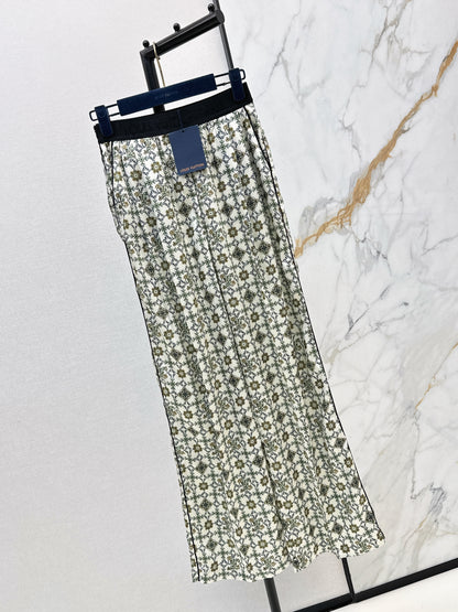 Elastic waist straight leg pants