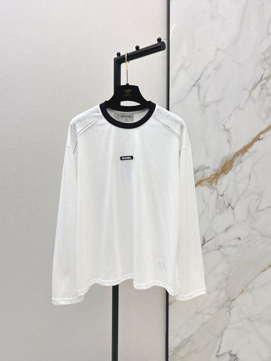 Crew neck long-sleeved top