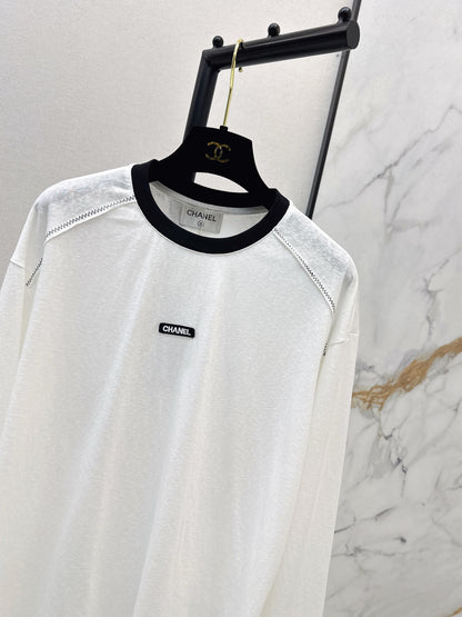 Crew neck long-sleeved top