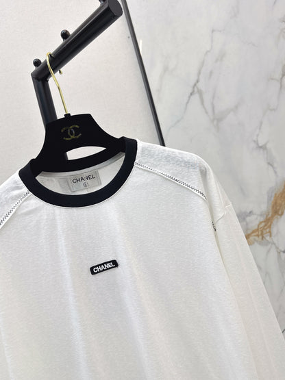 Crew neck long-sleeved top
